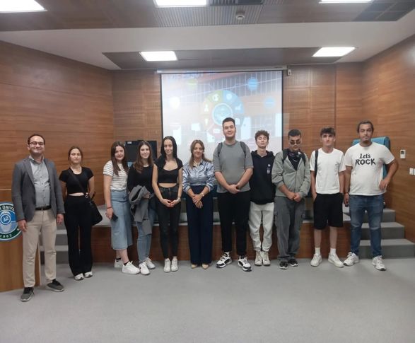2024-2025 Eğitim ve Öğretim Döneminde Bölümümüze Katılan Birinci Sınıf Öğrencilerine Yönelik Kütüphane Oryantasyonu Eğitimi Gerçekleştirildi