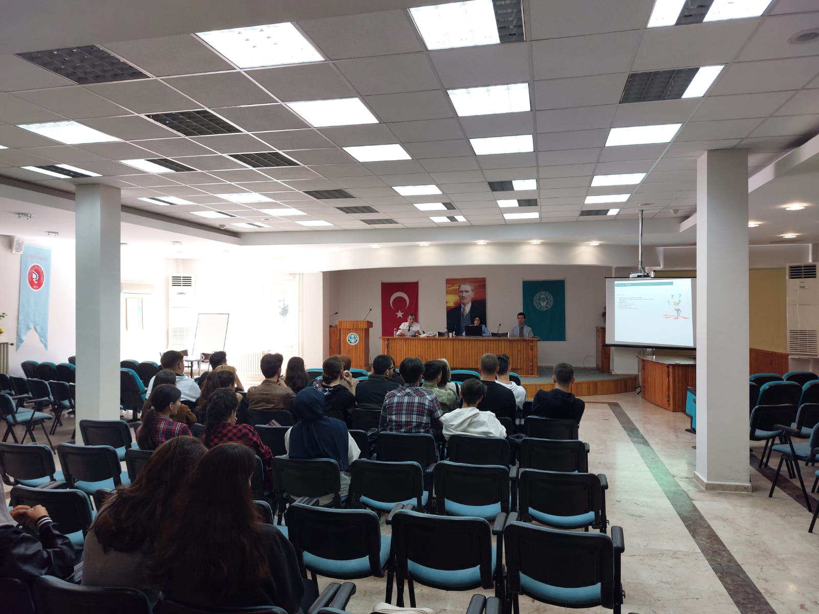 2022- 2023 EĞİTİM ÖĞRETİM DÖNEMİ REKREASYON YÖNETİMİ BÖLÜMÜ ÖĞRENCİLERİ İÇİN ORYANTASYON TOPLANTISI DÜZENLENDİ