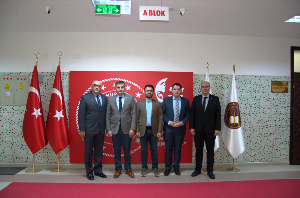 Dekan V. Prof. Dr. Mustafa YASAN Adliyede ve Baroda Ziyaretlerde Bulundu