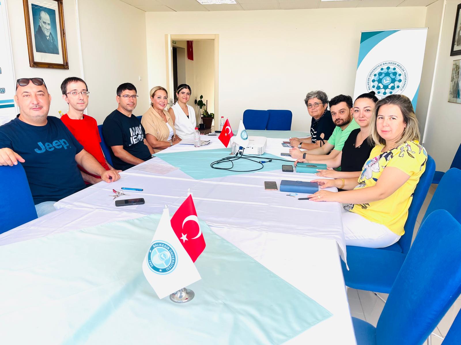 Meslek Yüksekokulumuzda Akreditasyon Bilgilendirme Toplantısı Yapıldı