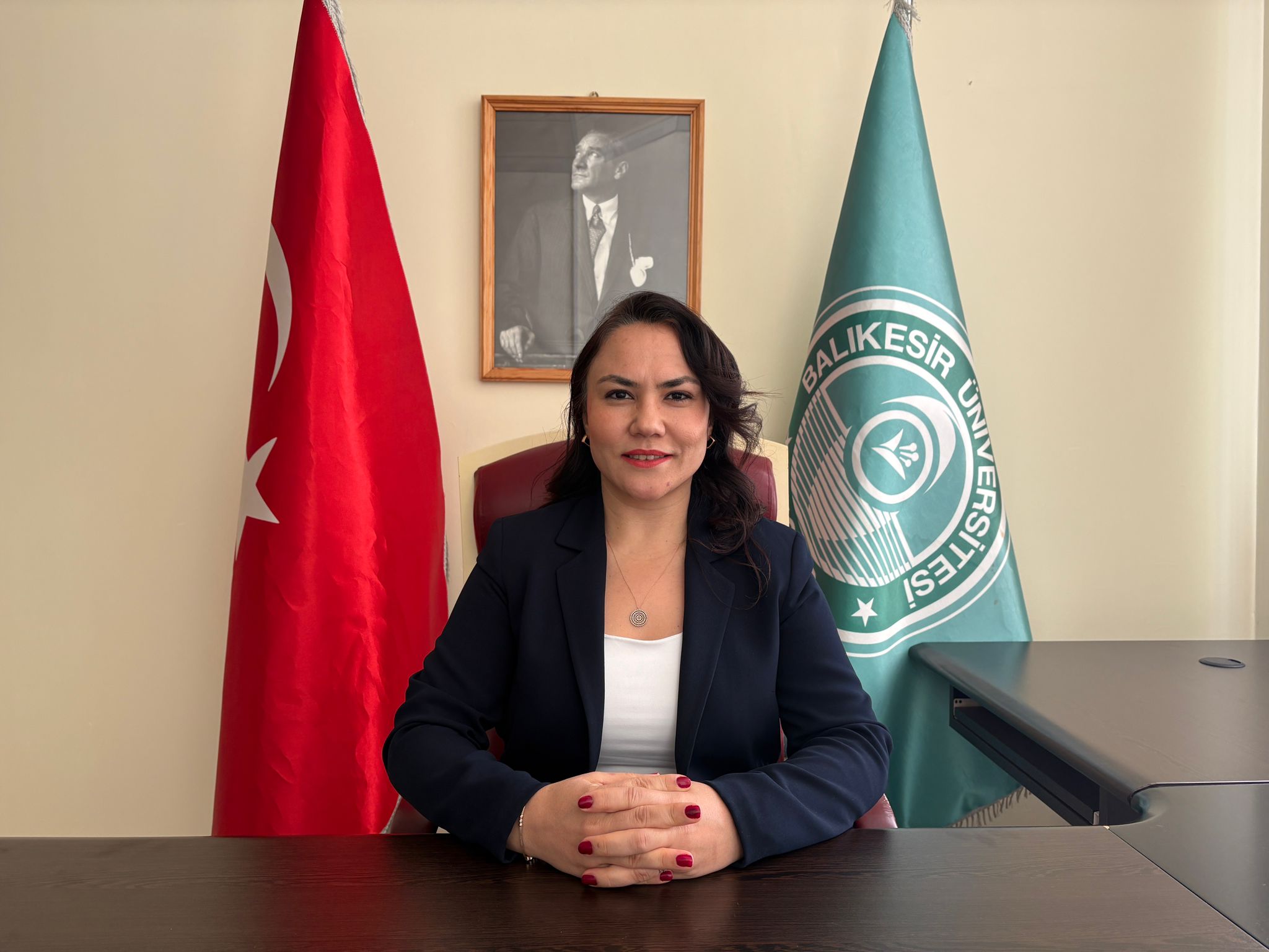 Dr. Öğr. Üyesi Özlem ARI