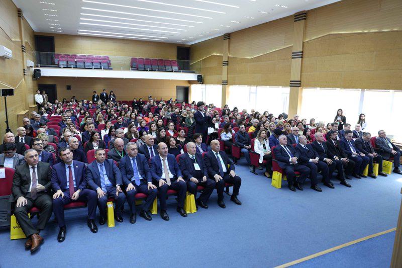  Dekan Vekili Prof. Dr. Mustafa Yasan Azerbaycan'da Bakü Devlet İktisat Üniversitesi'nde bildiri sundu 3