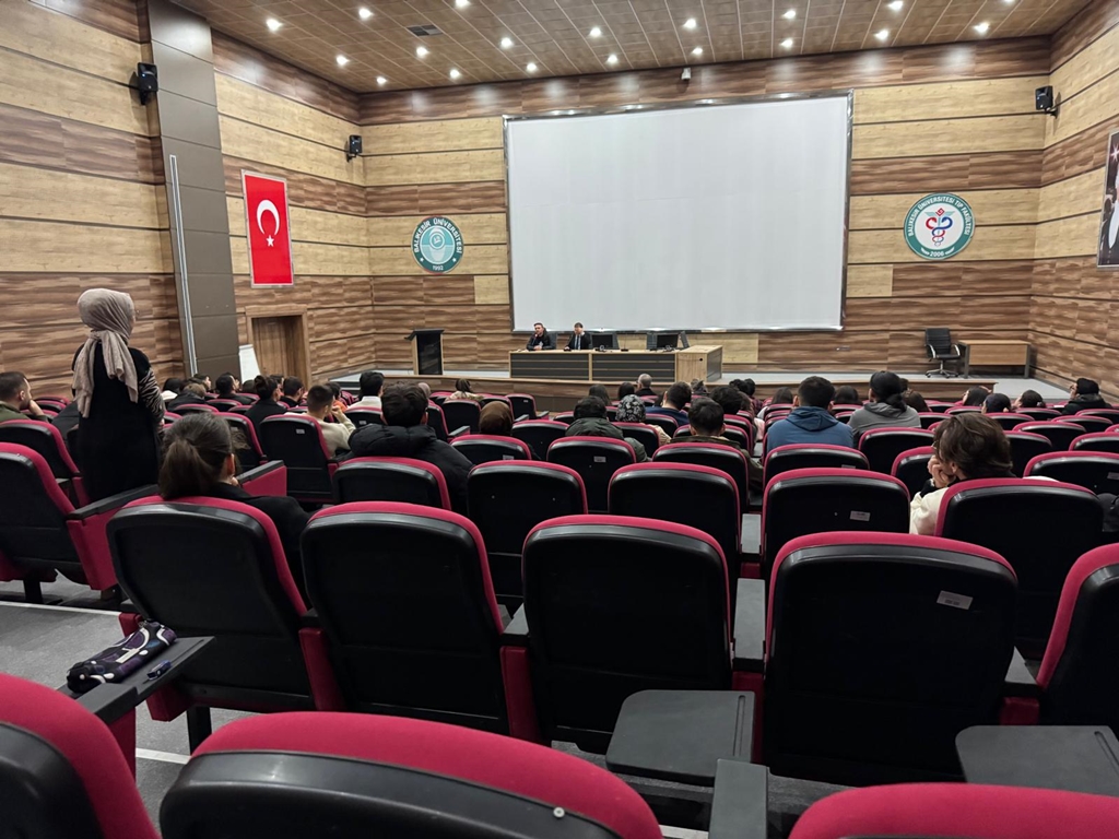 Fakültemiz Dönem-2 ve Dönem-3 öğrencileriyle Dekan-Öğrenci Buluşmaları gerçekleştirildi 4
