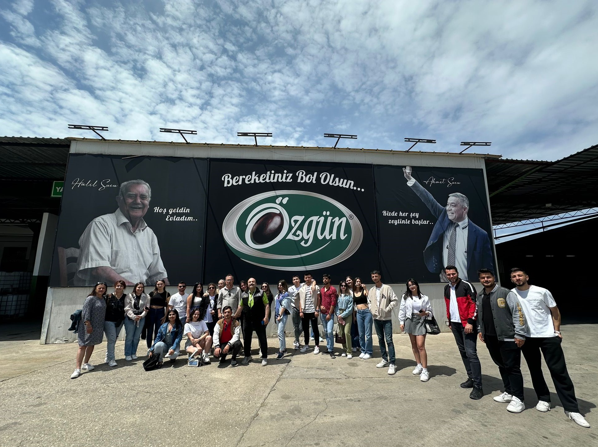 AYVALIK MESLEK YÜKSEKOKULU ÖĞRENCİLERİNDEN ÖZGÜN ZEYTİNCİLİK A.Ş. YE TEKNİK GEZİ 