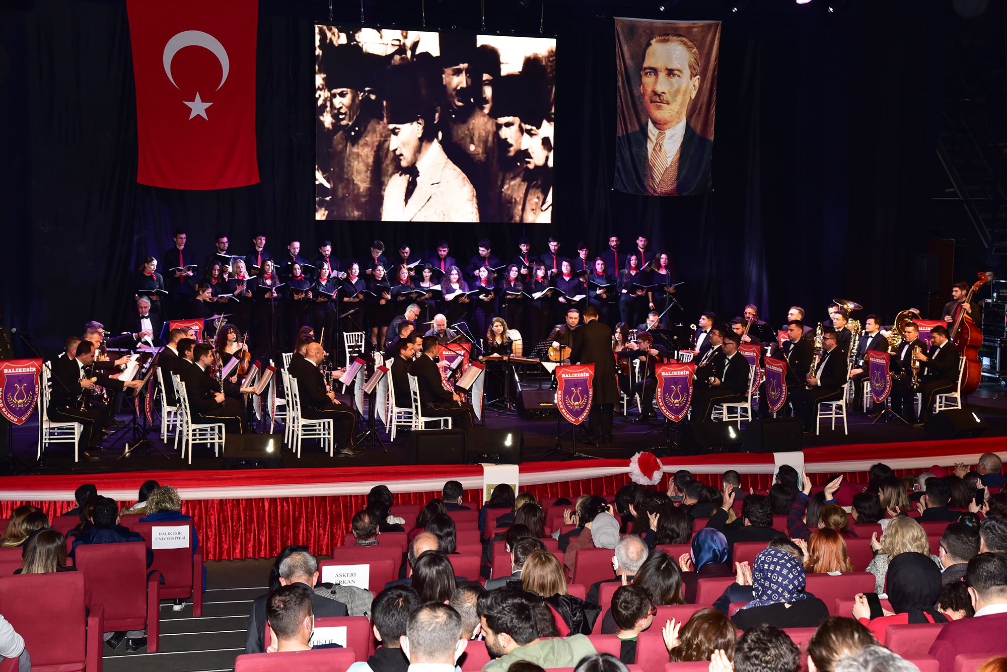 18 Mart Çanakkale Zaferinin Yıl Dönümünde Şehitler Oratoryosu Sahnelendi