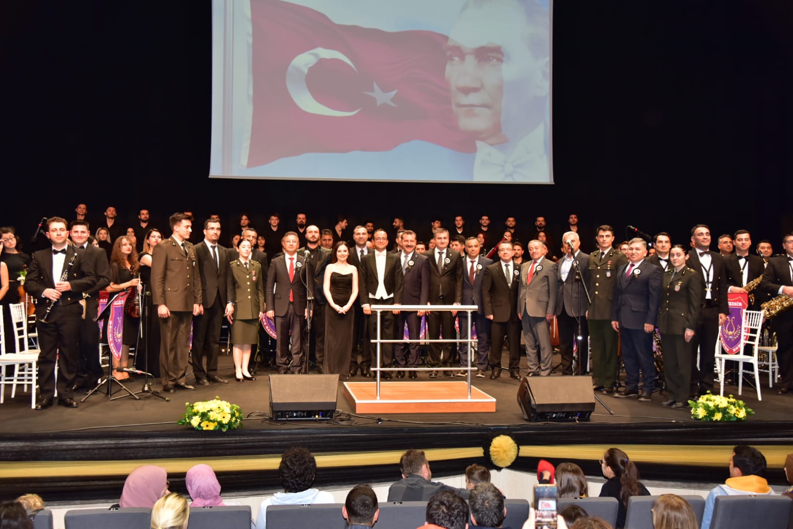 “Aramızdan Ayrılışının 84. Yılında Atatürk Oratoryosu” Sahnelendi 1