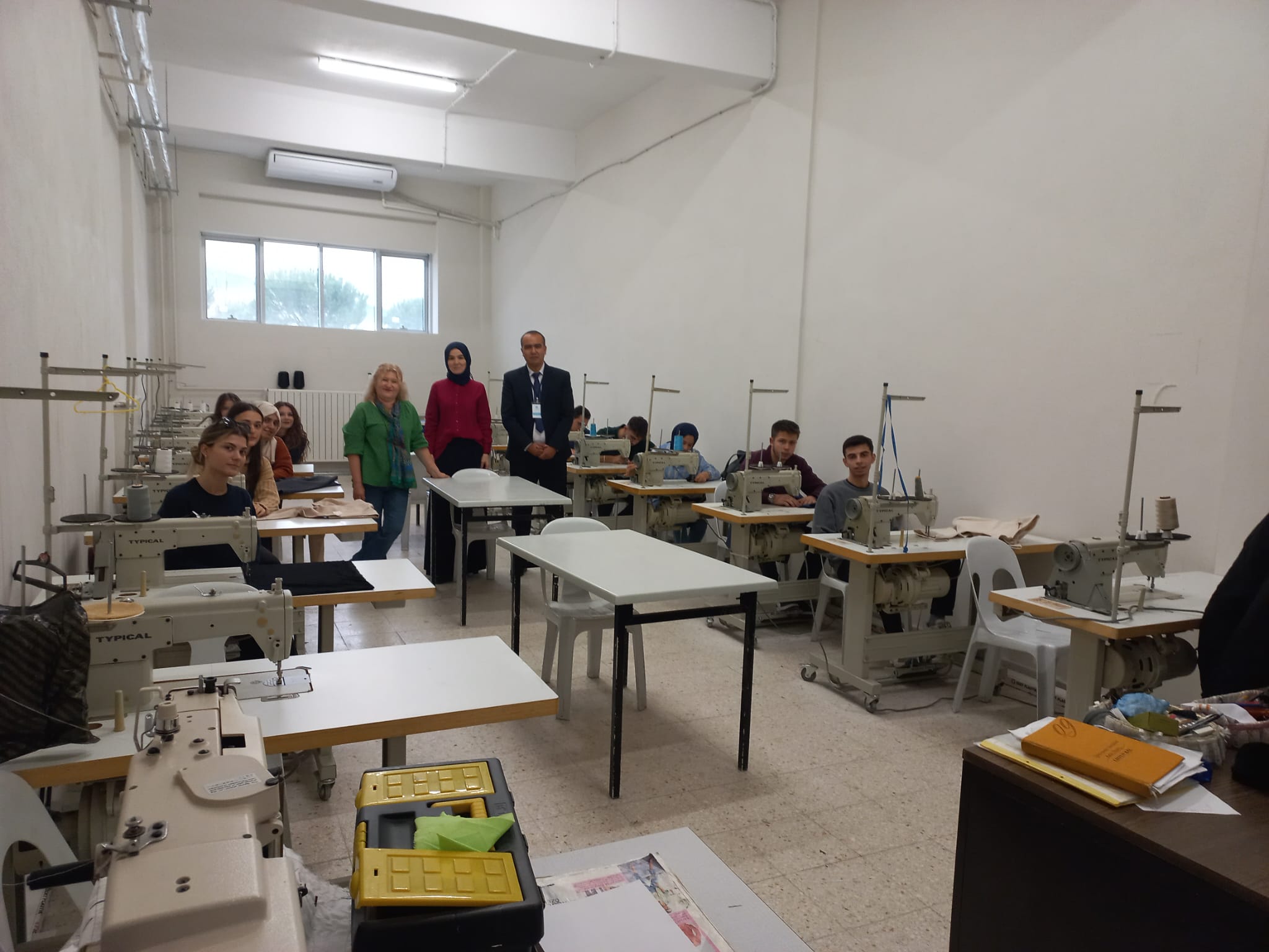 ÖZBEKİSTAN GÜLİSTAN DEVLET ÜNİVERSİTESİ AKADEMİSYENİNDEN BMYO YA ZİYARET