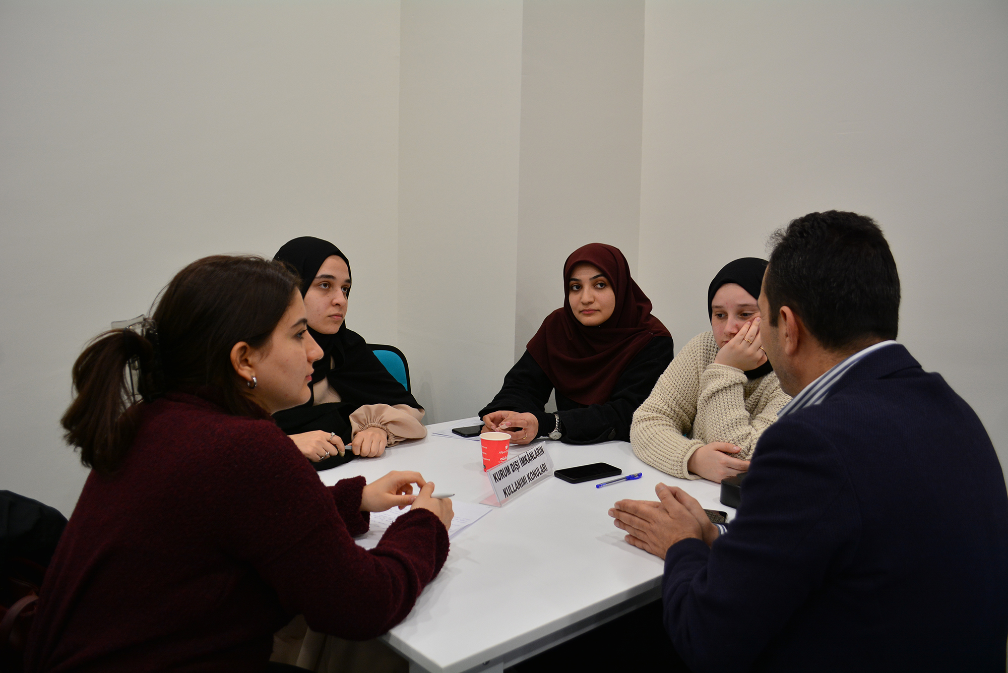 Öğrenci Toplulukları Kapasite Geliştirme Çalıştayı Atatürk Kültür ve Kongre Merkezinde  topluluk başkanlarının katılımı ile gerçekleştirildi. 3