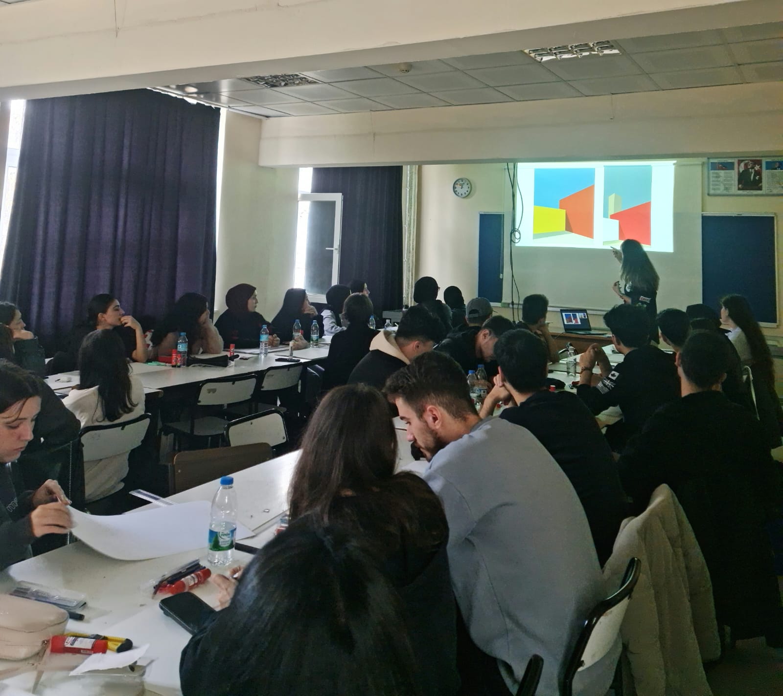 TASARIM BÖLÜMÜ GEOMETRİK FORMLARLA KOLAJ WORKSHOP ETKİNLİĞİ 2