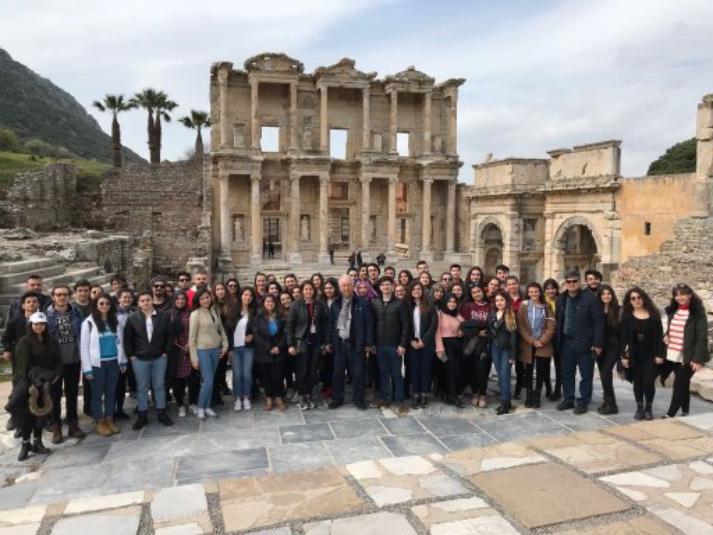 03.03.2018 Doç. Dr. Özlem KÖROĞLU ile Efes Antik Kenti Uygulama Eğitim Gezisi 
