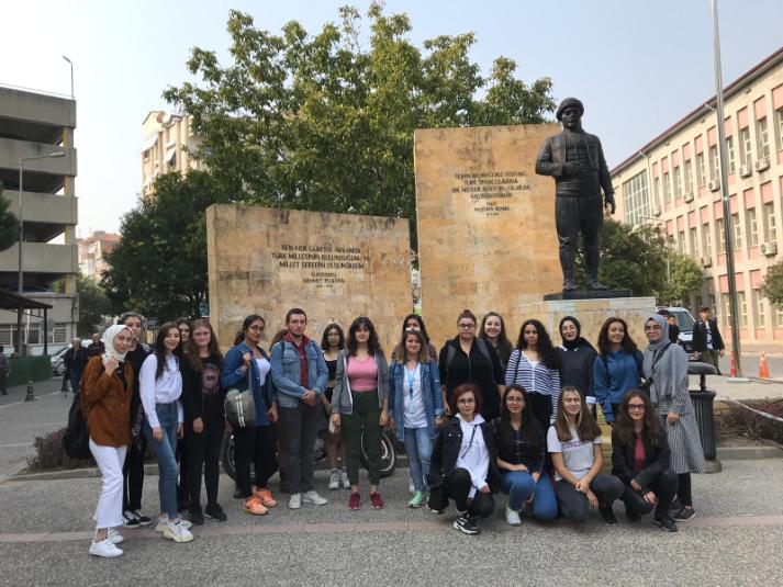 18.10.2019 Arş. Gör. Arzu BALIKOĞLU ile 1. Sınıf Öğrencilerine Yönelik Balıkesir Şehir Turu/Uygulama Eğitim Gezisi