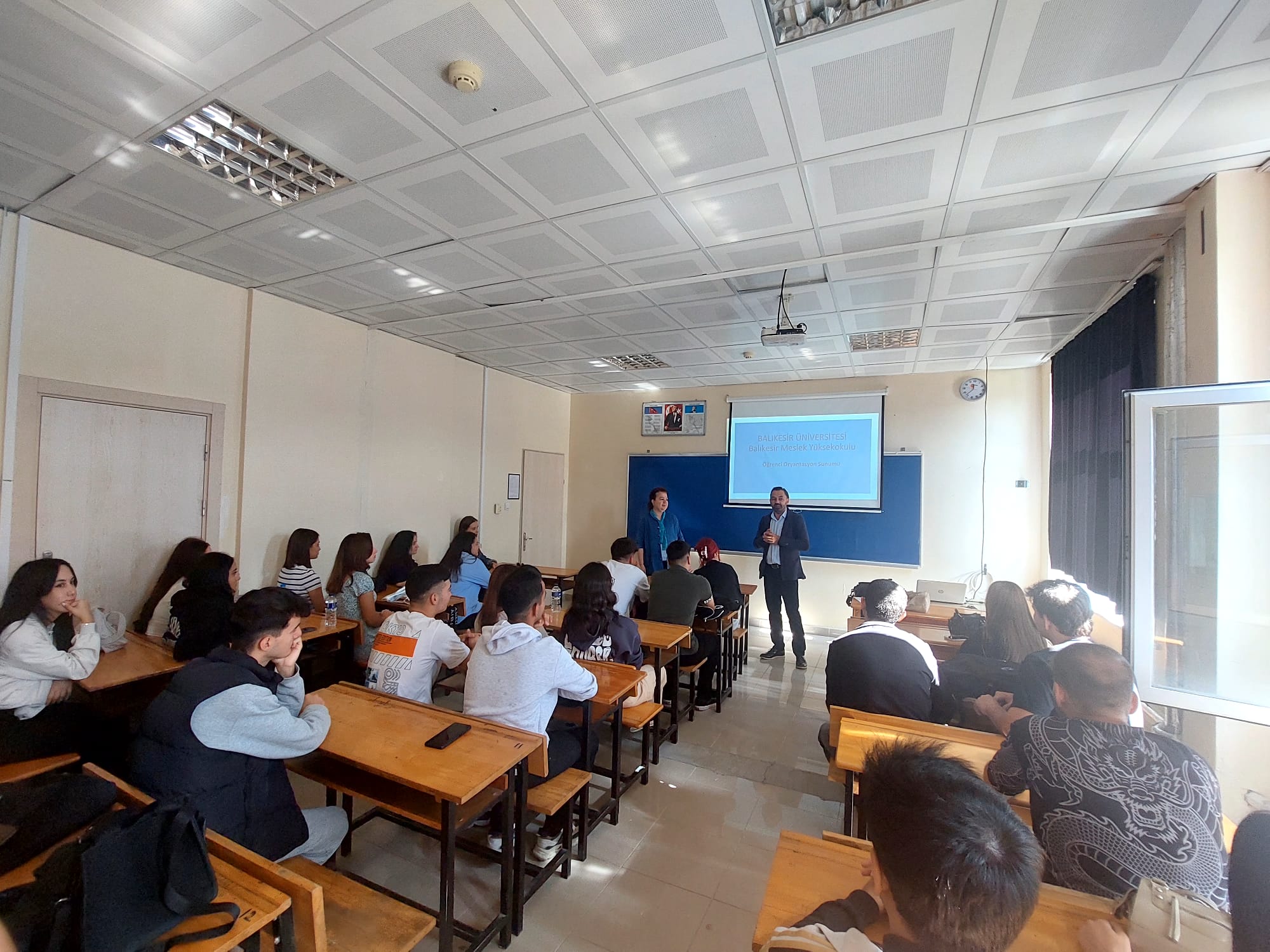 İşletme Yönetimi Programı 1.Sınıf Öğrencilerine Yönelik Oryantasyon Eğitimi Verildi.