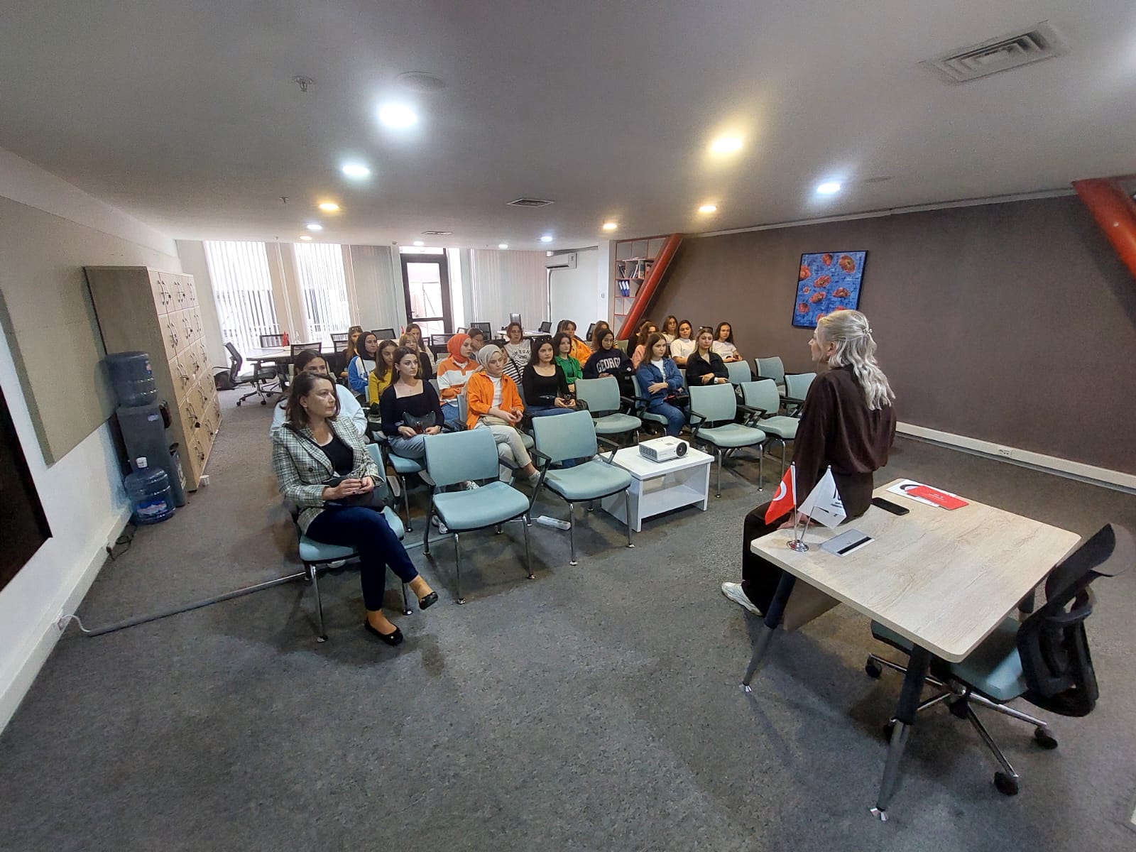 Bölümümüz Öğrencileri Girişimcilik Eğitimleri kapsamında NE10 Şehir Araştırmaları ve Teknoloji Geliştirme Merkezi'ne Ziyaret gerçekleştirdi 3