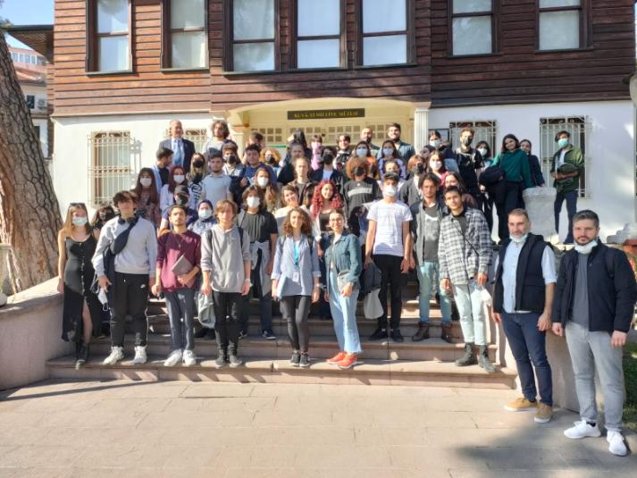 05.11.2021 Arş. Gör. Hasret ULUSOY ile 1. ve 2. Sınıf Öğrencilerine Yönelik Balıkesir Şehir Turu/Uygulama Eğitim Gezisi