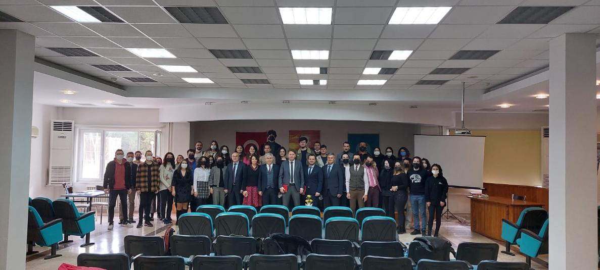 21.02.2022 Çanakkale Bölgesel Turist Rehberleri Odası Yönetim Kurulu Başkanı Cihan MÜŞTERİOĞLU ve Mezunlarımızdan Çanakkale Bölgesel Turist Rehberleri Odası Yönetim Kurulu Üyesi Alper BÜLENT ile Dünya Rehberler Günü Etkinliği 