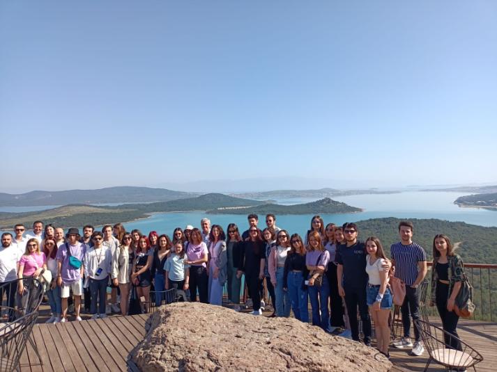 24.04.2022 Turizm Rehberliği Bölümü Öğretim Elemanı Arş. Gör. Hasret ULUSOY Rehberliğinde Ayvalık-Cunda Uygulama & Eğitim Gezisi 