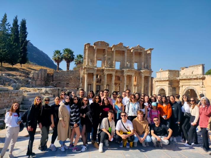 05.11.2022 Turizm Rehberliği Bölüm Başkanı Prof. Dr. Özlem KÖROĞLU Rehberliğinde Meryemana Evi-Efes Antik Kenti-Şirince-Kuşadası Uygulama&Eğitim Gezisi