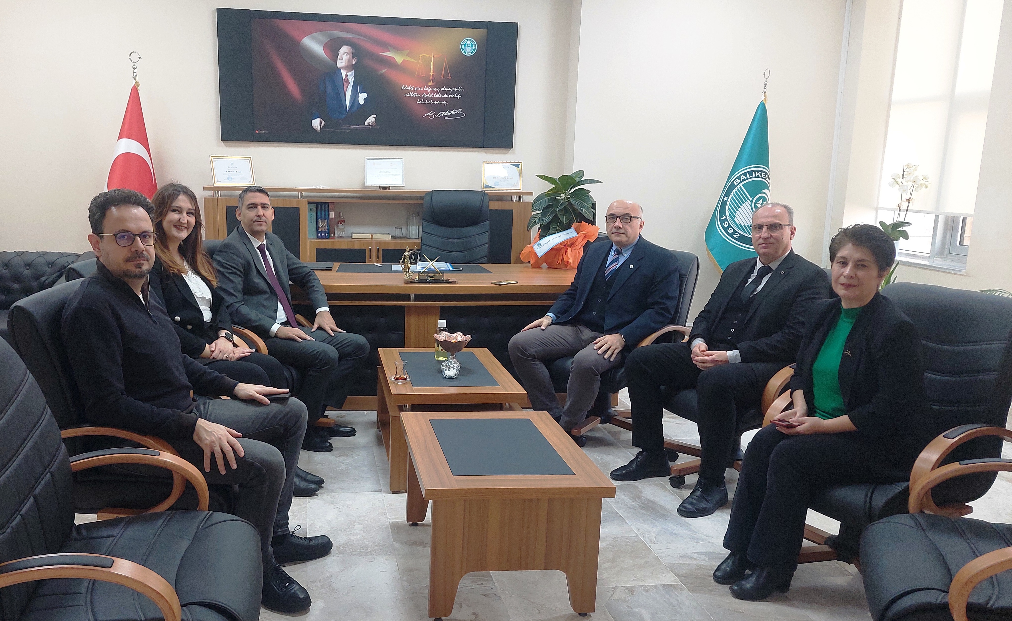 Fen - Edebiyat Fakültesinden Dekan V. Prof. Dr. Mustafa Yasan'a Hayırlı Olsun Ziyareti 2
