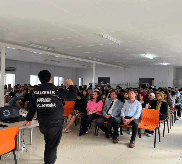Kepsut Meslek Yüksekokulumuzda Narkorehber Gençlik Modülü Semineri
