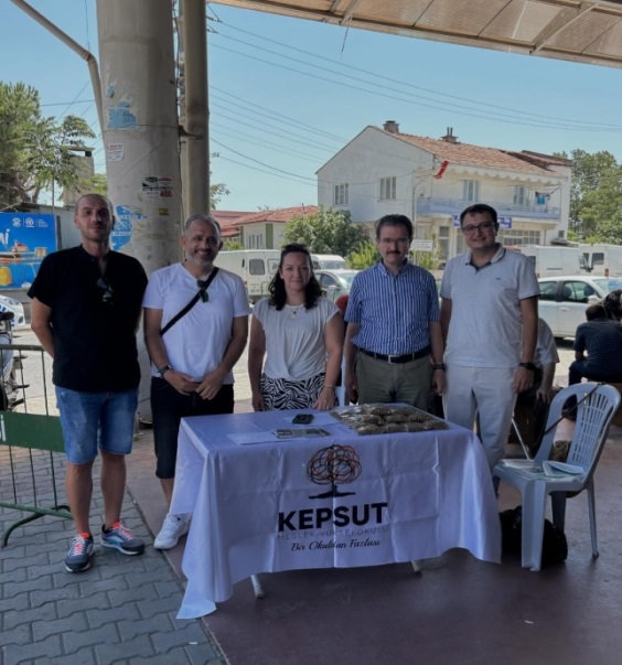 Kepsut Pazar Yerinde Okulumuzun Tanıtım Faaliyeti 