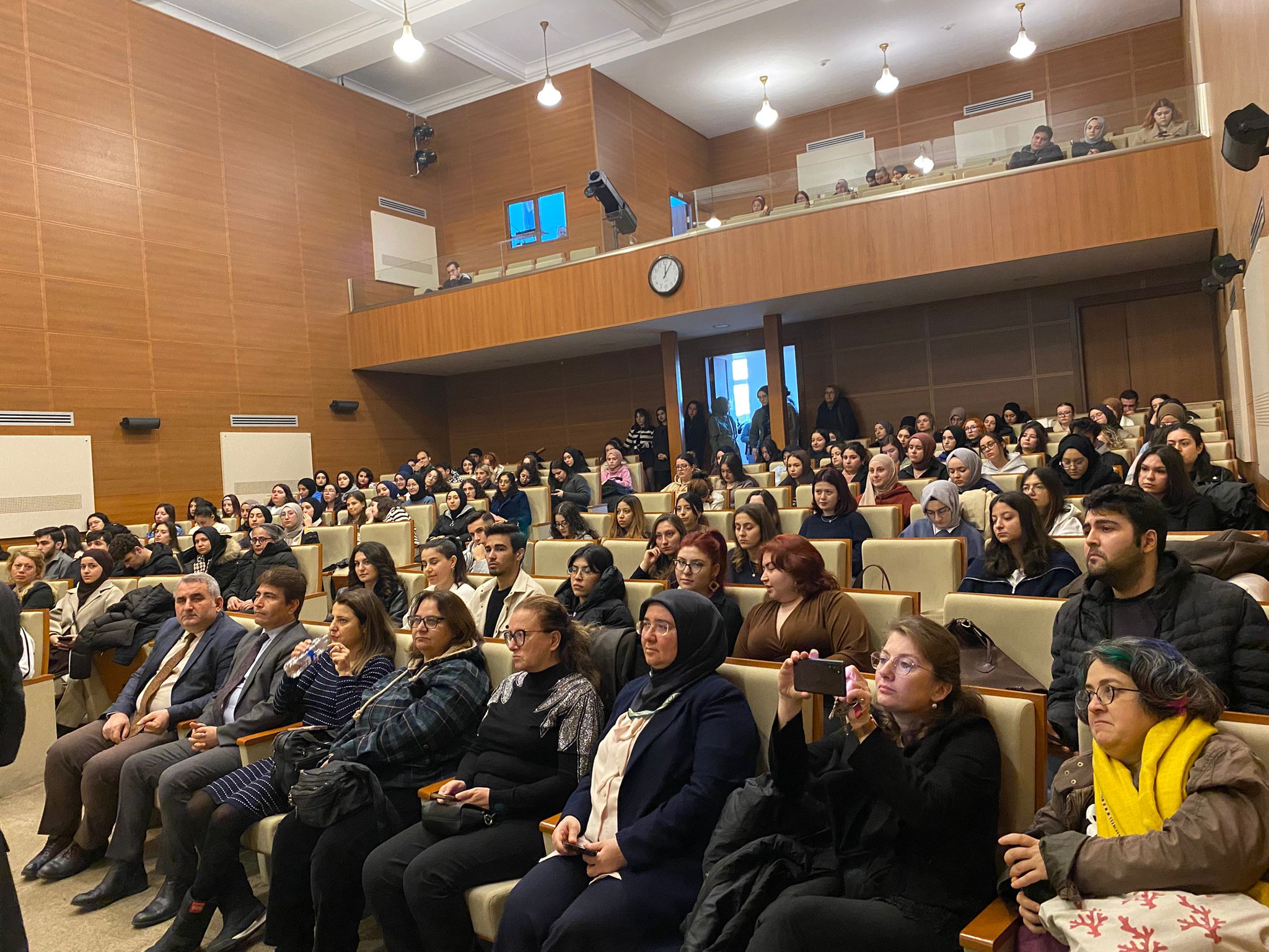 Kadına Yönelik Şiddetle Mücadele Paneli 3