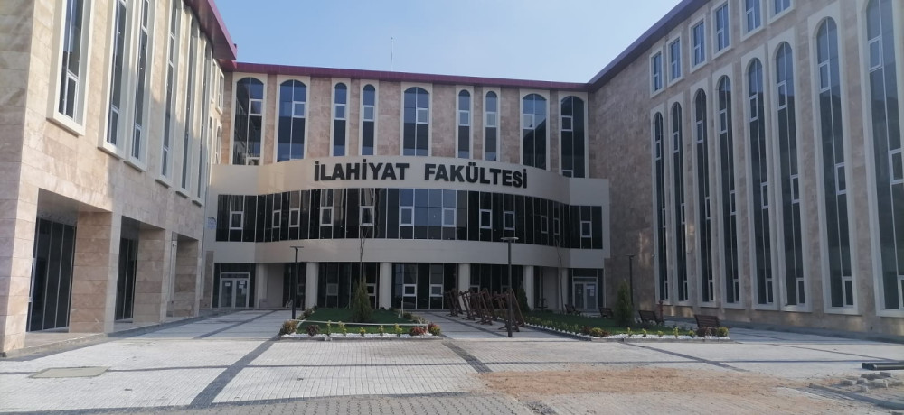 İlahiyat Yeni Bina.jpeg