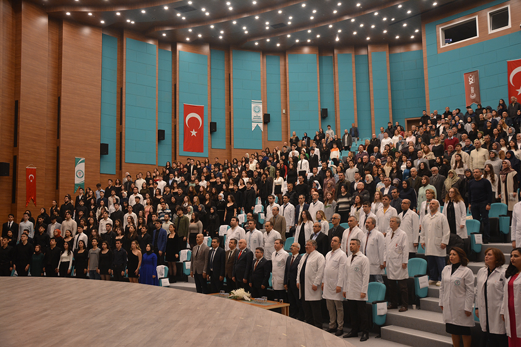 Fakültemiz Beyaz Önlük Giyme Töreninden Renkli Kareler 7