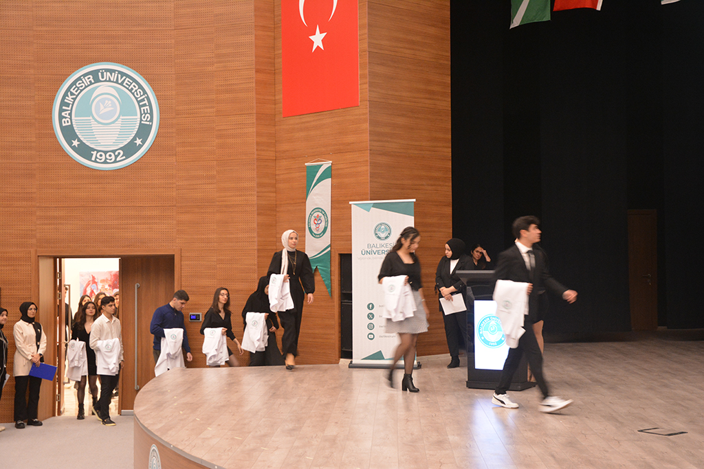 Fakültemiz Beyaz Önlük Giyme Töreninden Renkli Kareler 5