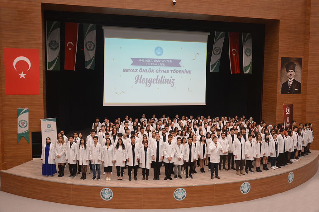 Fakültemiz Beyaz Önlük Giyme Töreninden Renkli Kareler 14