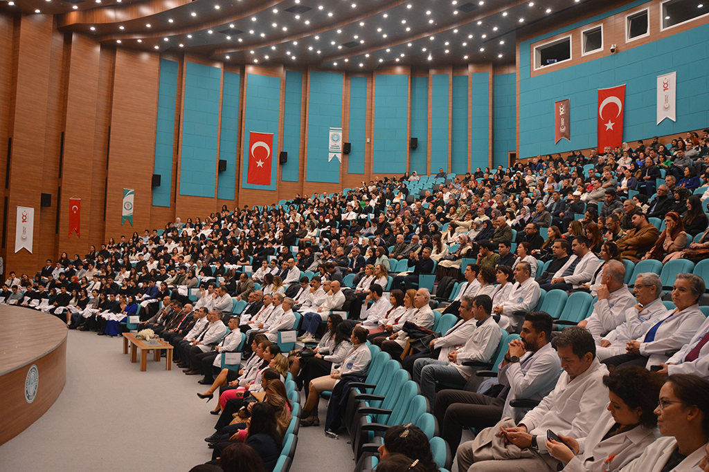 Fakültemiz Beyaz Önlük Giyme Töreninden Renkli Kareler 12
