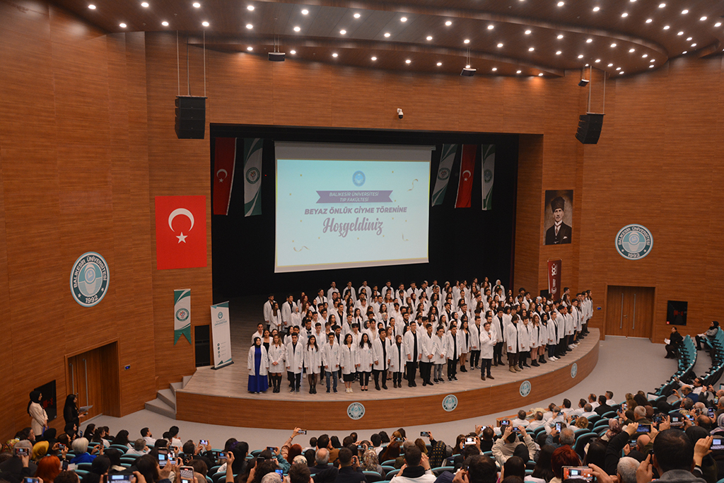 Fakültemiz Beyaz Önlük Giyme Töreninden Renkli Kareler 16