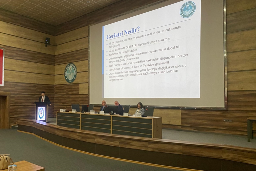 Fakültemiz İç Hastalıkları Anabilim Dalı Mezuniyet Sonrası Eğitim Sempozyumu 04.05.2024 tarihinde Fakültemiz Fırat Yılmaz Çakıroğlu Konferans Salonunda gerçekleştirildi. 2