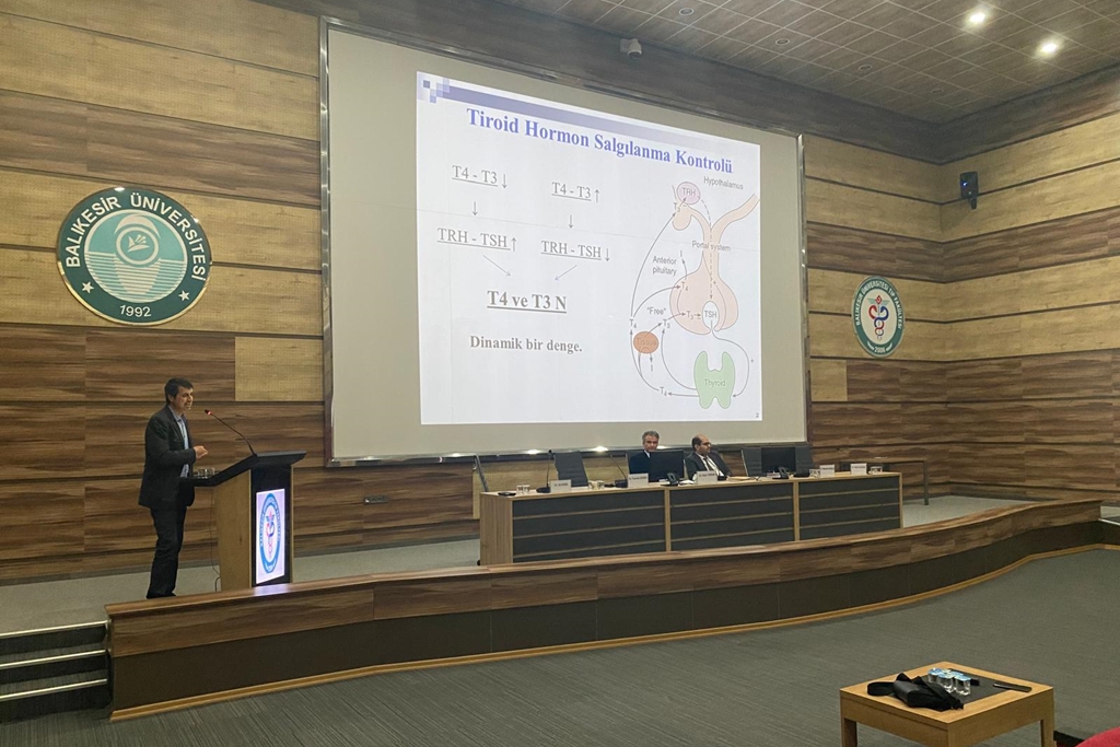 Fakültemiz İç Hastalıkları Anabilim Dalı Mezuniyet Sonrası Eğitim Sempozyumu 04.05.2024 tarihinde Fakültemiz Fırat Yılmaz Çakıroğlu Konferans Salonunda gerçekleştirildi. 1