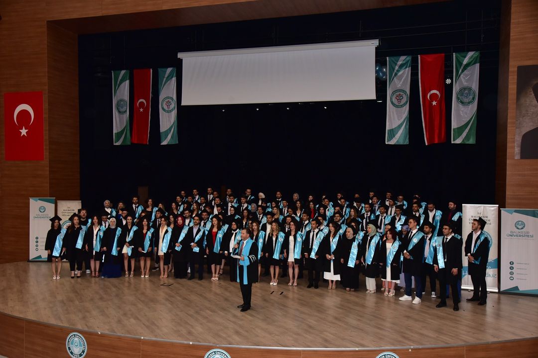 Fakültemizde Mezuniyet Gururu