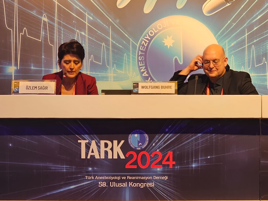 Fakültemiz Anesteziyoloji ve Reanimasyon Anabilim Dalı Öğretim Üyeleri ile Araştırma Görevlileri 58. Ulusal Türk Anesteziyoloji ve Reanimasyon Kongresine katılarak Fakültemizi temsil etti 1