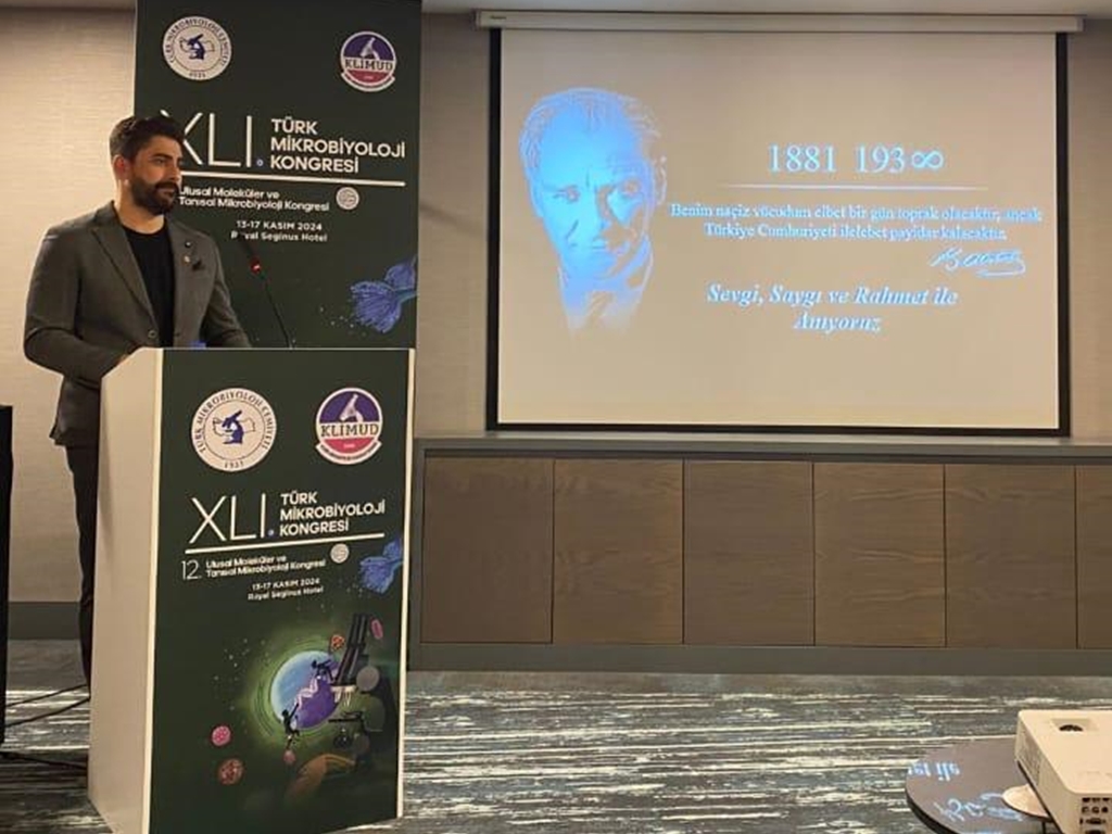 Fakültemiz Tıbbi Mikrobiyoloji Anabilim Dalı Akademik Personeli ve Yüksek Lisans Öğrencisi, 41. Türk Mikrobiyoloji Kongresinde Fakültemizi temsil etti. 3
