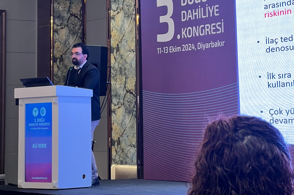 Fakültemiz Öğretim Üyeleri, 3. Doğu Dahiliye Kongresinde davetli konuşmacı olarak Fakültemizi temsil ettiler.