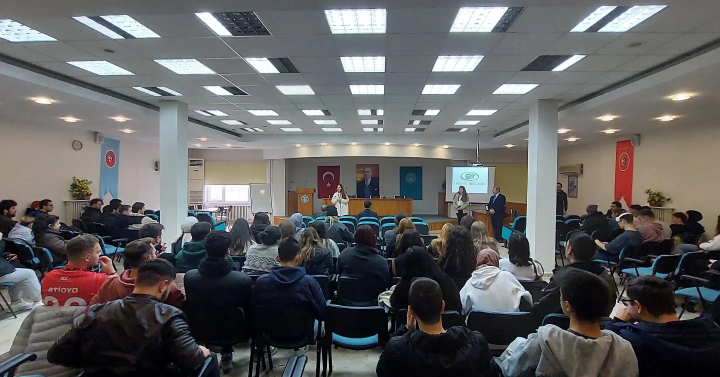 Melia Otelleri Ekibi "İş Fırsatları" Semineri İle Öğrencilerimize İstihdam İmkanı Sunmak Adına Fakültemizi Ziyaret Etti 1