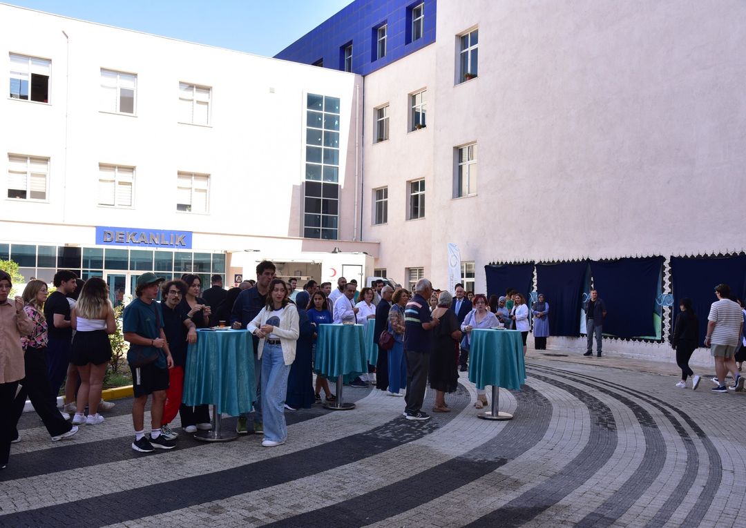 Balıkesir Üniversitesi Tıp Fakültesi Duvarları, Bilim ve Sanatın Buluşma Noktası Oldu 2