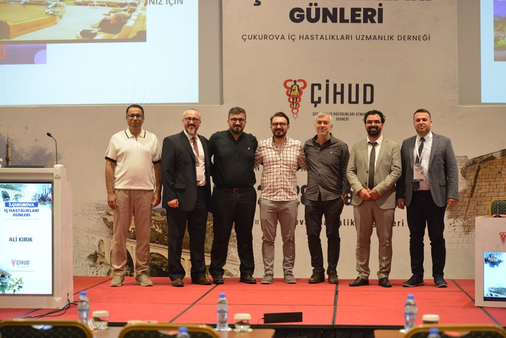 Fakültemiz Öğretim Üyesi Doç. Dr. Ali Kırık Mersin'de düzenlenen 3. Çukurova İç Hastalıkları Günlerinde Fakültemizi temsil etti.