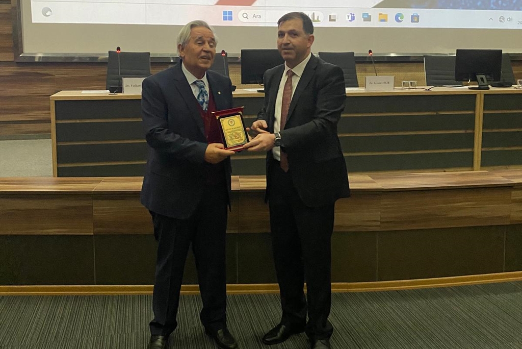 Türk Kalp Damar Cerrahisi Derneği’nin (TKDCD) düzenlediği bölgesel toplantıya Fakültemiz ev sahipliği yaptı. 2