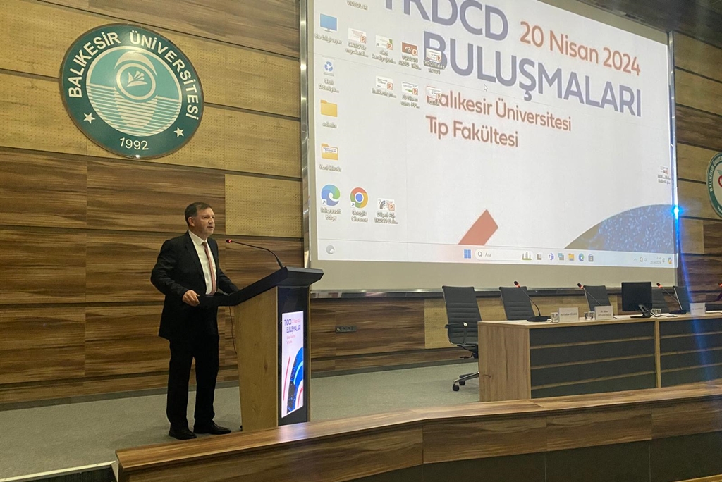 Türk Kalp Damar Cerrahisi Derneği’nin (TKDCD) düzenlediği bölgesel toplantıya Fakültemiz ev sahipliği yaptı. 3