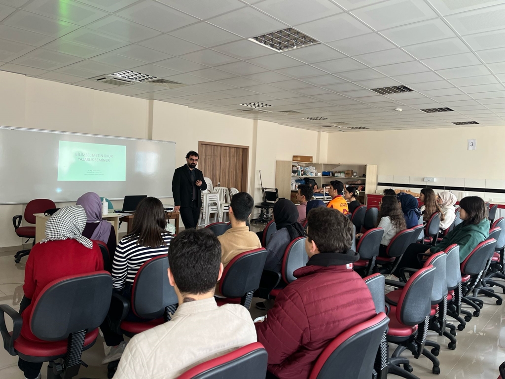 Fakültemiz Bilimsel Araştırma Topluluğu'na yönelik Bilimsel Makale okur-yazarlık eğitimi semineri verildi 1