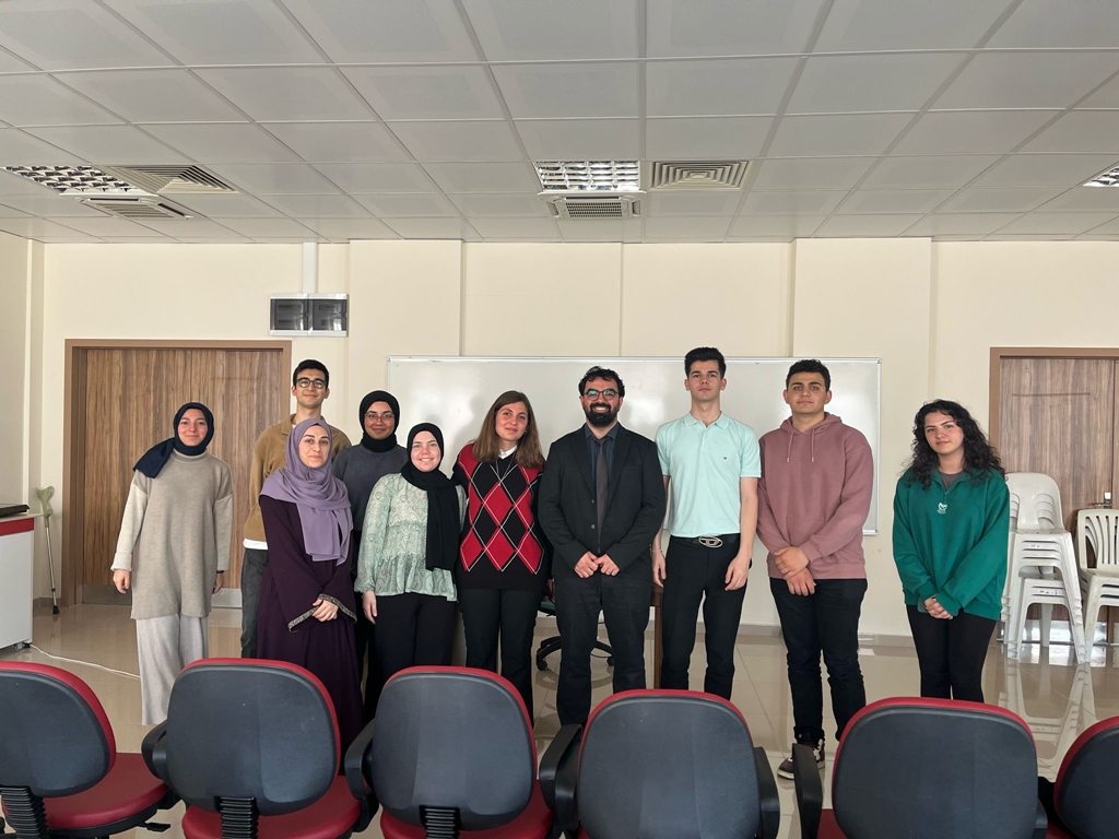 Fakültemiz Bilimsel Araştırma Topluluğu'na yönelik Bilimsel Makale okur-yazarlık eğitimi semineri verildi