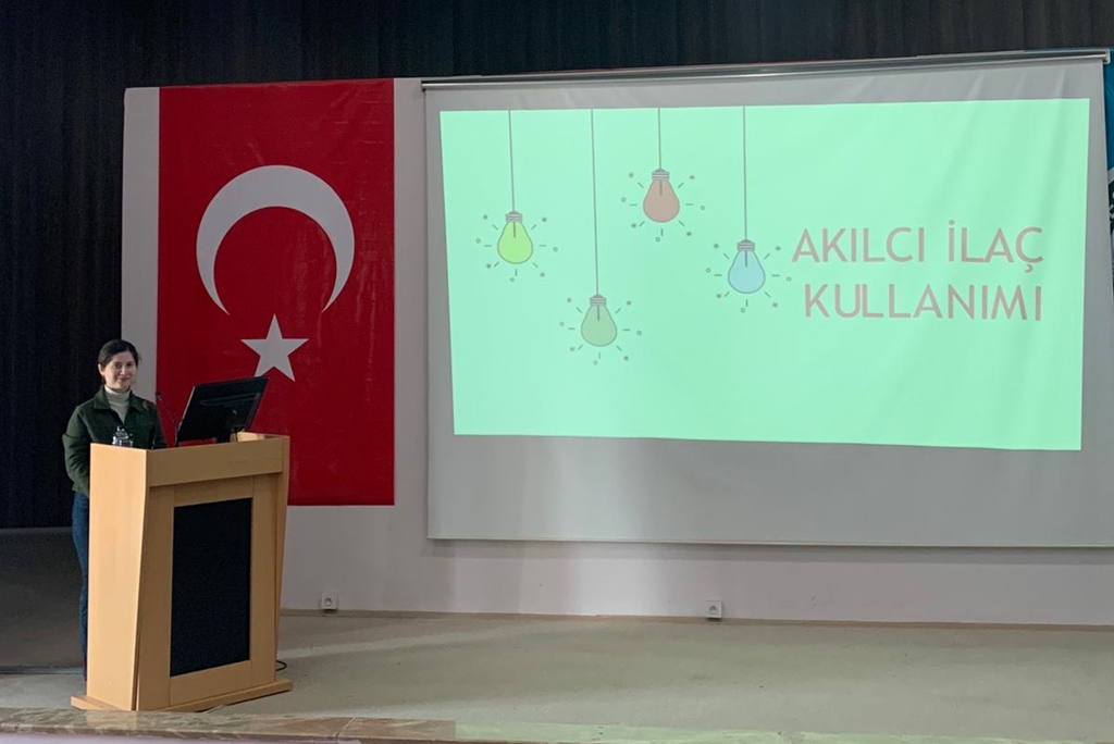 Fakültemiz Halk Sağlığı Anabilim Dalı tarafından BAÜN Hastanesi’nden hizmet alan hasta ve yakınlarına Akılcı İlaç Kullanımı eğitimi verildi. 5