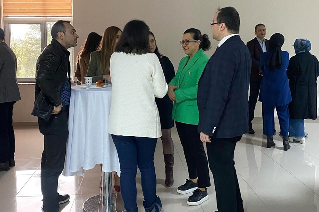 Jinekolojide Cerrahi ve Cerrahi Dışı Kozmetik Girişimler Sempozyumu Fakültemiz Fırat Yılmaz Çakıroğlu Konferans Salonu'nda gerçekleştirildi 2