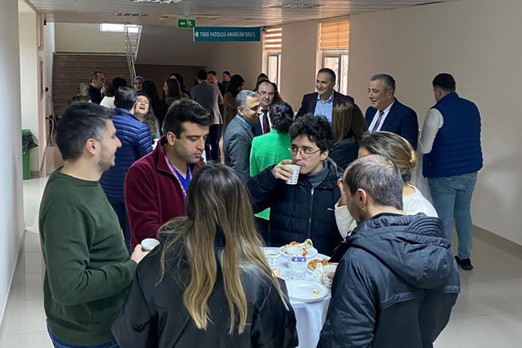 Jinekolojide Cerrahi ve Cerrahi Dışı Kozmetik Girişimler Sempozyumu Fakültemiz Fırat Yılmaz Çakıroğlu Konferans Salonu'nda gerçekleştirildi 3