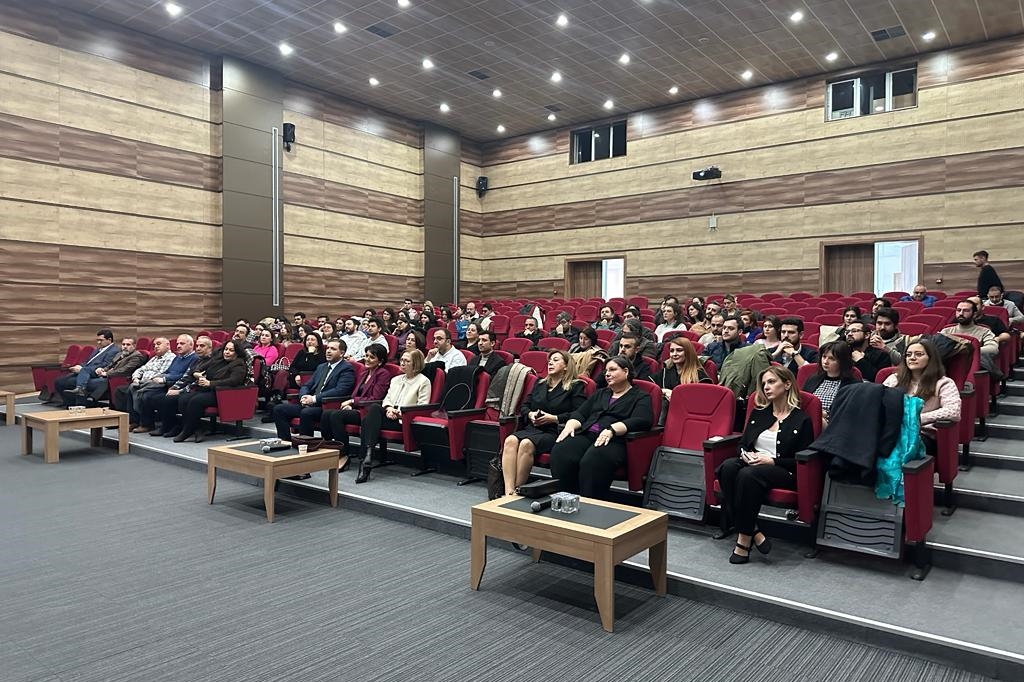 Türk Anesteziyoloji ve Reanimasyon Derneği Marmara Şubesi tarafından Fakültemiz Anesteziyoloji ve Reanimasyon Anabilim Dalı'nın ev sahipliğinde Kardiyovasküler Cerrahi Anestezisinde Hassas Noktalarımız konulu program başarı ile gerçekleştirildi. 2