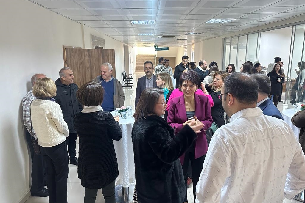 Türk Anesteziyoloji ve Reanimasyon Derneği Marmara Şubesi tarafından Fakültemiz Anesteziyoloji ve Reanimasyon Anabilim Dalı'nın ev sahipliğinde Kardiyovasküler Cerrahi Anestezisinde Hassas Noktalarımız konulu program başarı ile gerçekleştirildi. 6