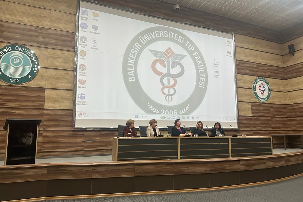 Türk Anesteziyoloji ve Reanimasyon Derneği Marmara Şubesi tarafından Fakültemiz Anesteziyoloji ve Reanimasyon Anabilim Dalı'nın ev sahipliğinde Kardiyovasküler Cerrahi Anestezisinde Hassas Noktalarımız konulu program başarı ile gerçekleştirildi. 3